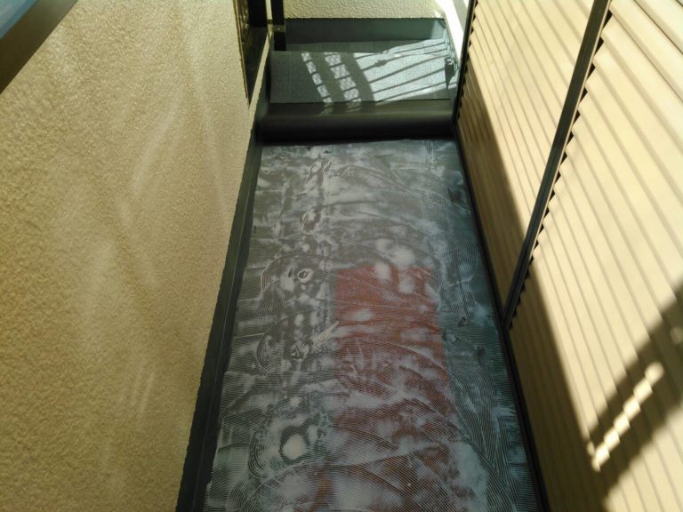 平場張り施工中