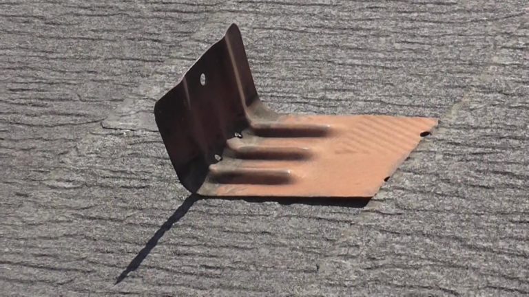 雪止め金物 色褪せ