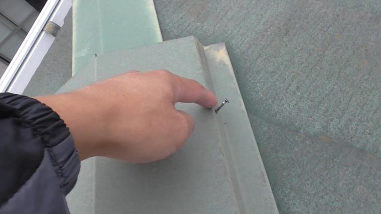 棟板金 釘抜け
