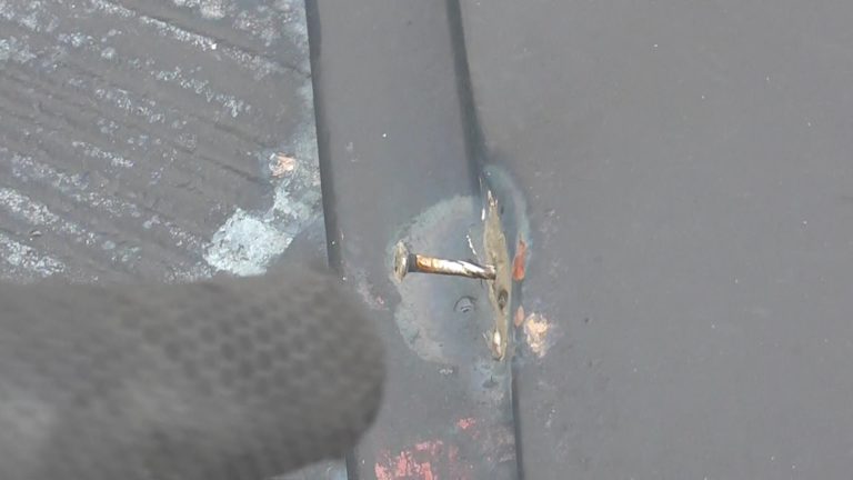 棟板金 釘抜け