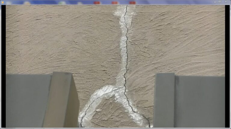 ひび割れ発生