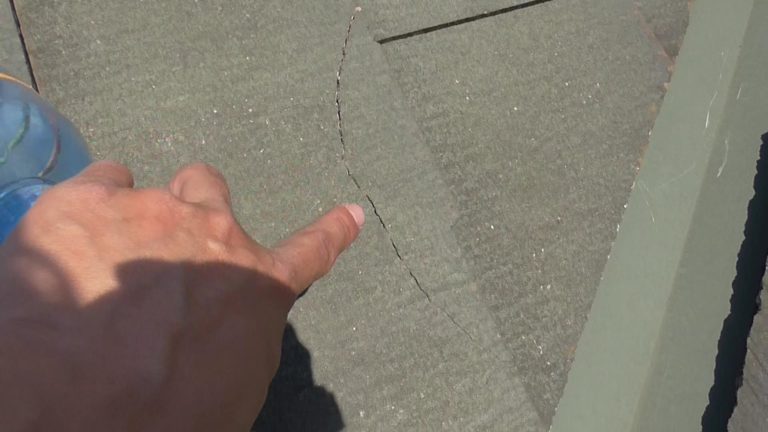 ひび割れ有り