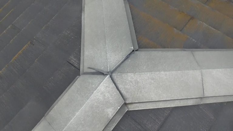 棟板金 色褪せ