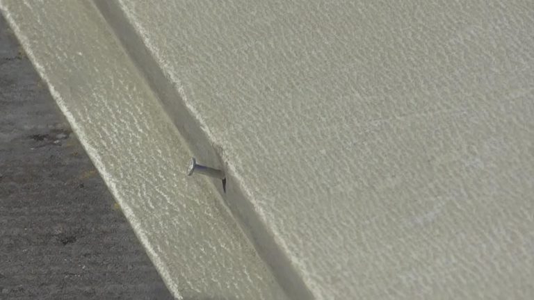 押さえ釘 浮き