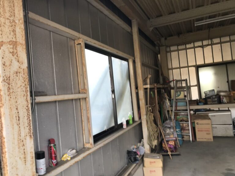車庫内部も錆び
