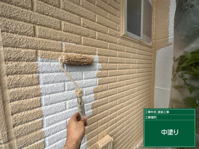 乾燥してから中塗りで色付け・2回目塗装