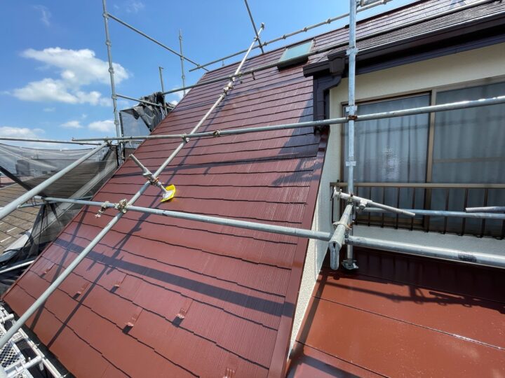 急勾配施工の為　屋根塗装は大変でした