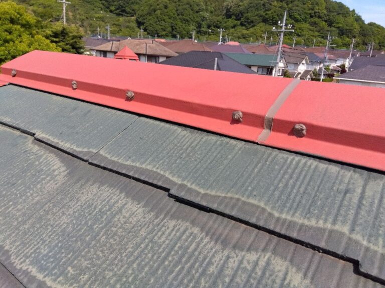 釘抜け防止と釘周りから水を入れない下地作り