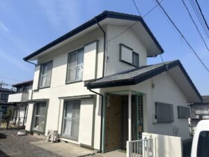 埼玉県日高市中鹿山｜外壁塗装・屋根カバー｜O様邸｜ブロークンホワイト仕上げ