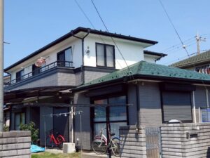 埼玉県坂戸市芦山町｜外壁塗装・屋根リフォーム｜N様邸｜クールホワイト・ミネラルグレイ仕上げ
