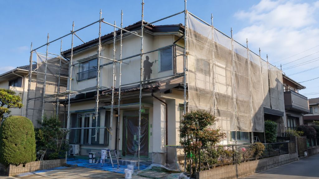 費用差は「家の形」と「作業しにくい場所」に出る