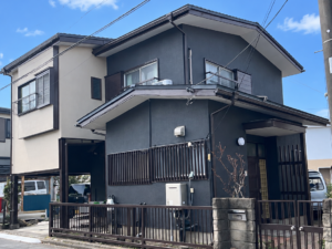 毛呂山町岩井東｜外壁塗装・雨樋交換・テラス張替え｜K様邸｜チャコール・メリーノ仕上げ